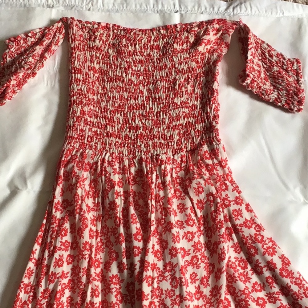 Woman dresses - Picture 3 of 7